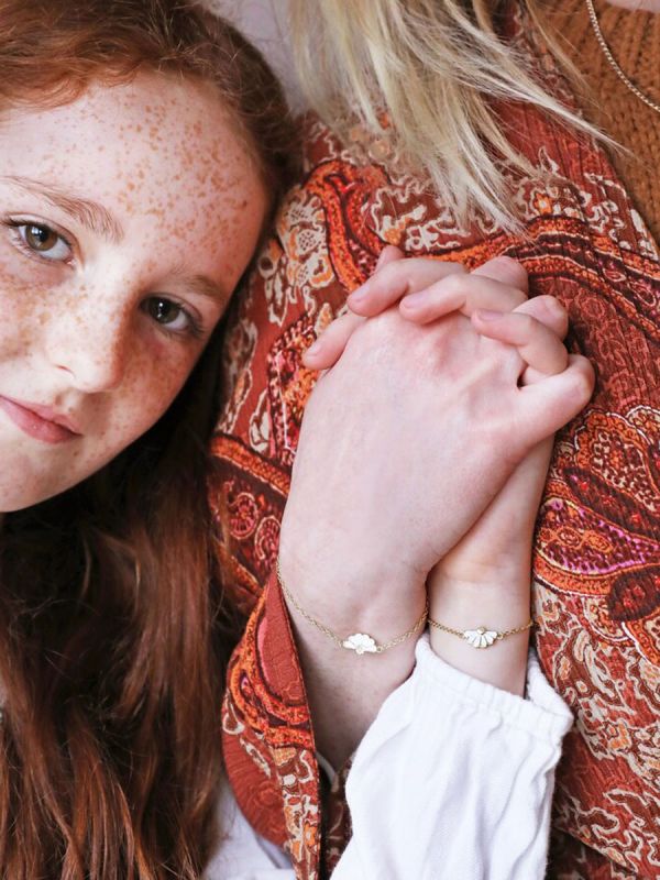 Mother & Child - flower bracelets, gold