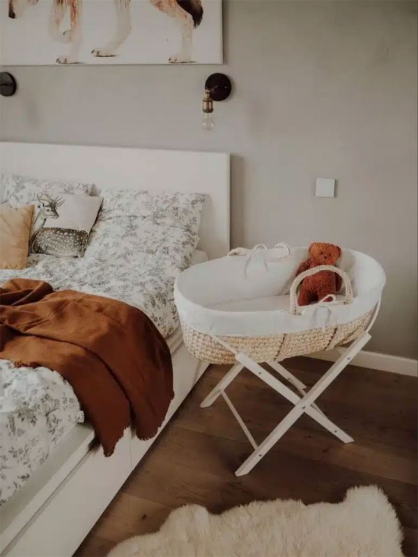 Moses basket with mattress and stand, white